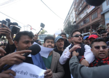 मिराज ढुंगाना नेतृत्वको जेन-जी टोलीद्वारा माईतीघरमा सरकार विरोधी प्रदर्शन (तस्बिरसहित)