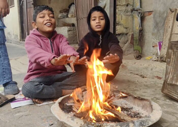 कुहिरो र हुस्सुले जनकपुरको जनजीवन प्रभावितः चिसोबाट बच्न स्थानीय सरकारले चासो नदिएको गुनासो
