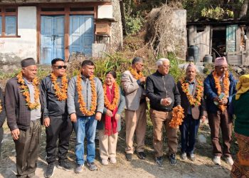 कास्की ३ का एमाले उम्मेदवार दामोदर वैरागीलाई अन्नपूर्ण ८ र ९ का मतदाताको साथ