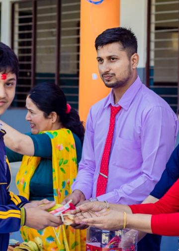 पोखराको वेष्ट प्वाइन्ट चिल्ड्रेन एकेडेमीमा शुभकामना आदानप्रदान